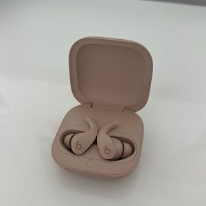 Beats x Kim Kardashian